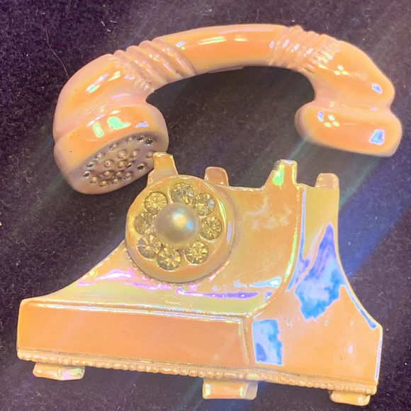 Vintage pink rotary phone brooch. - Picture 2 of 5